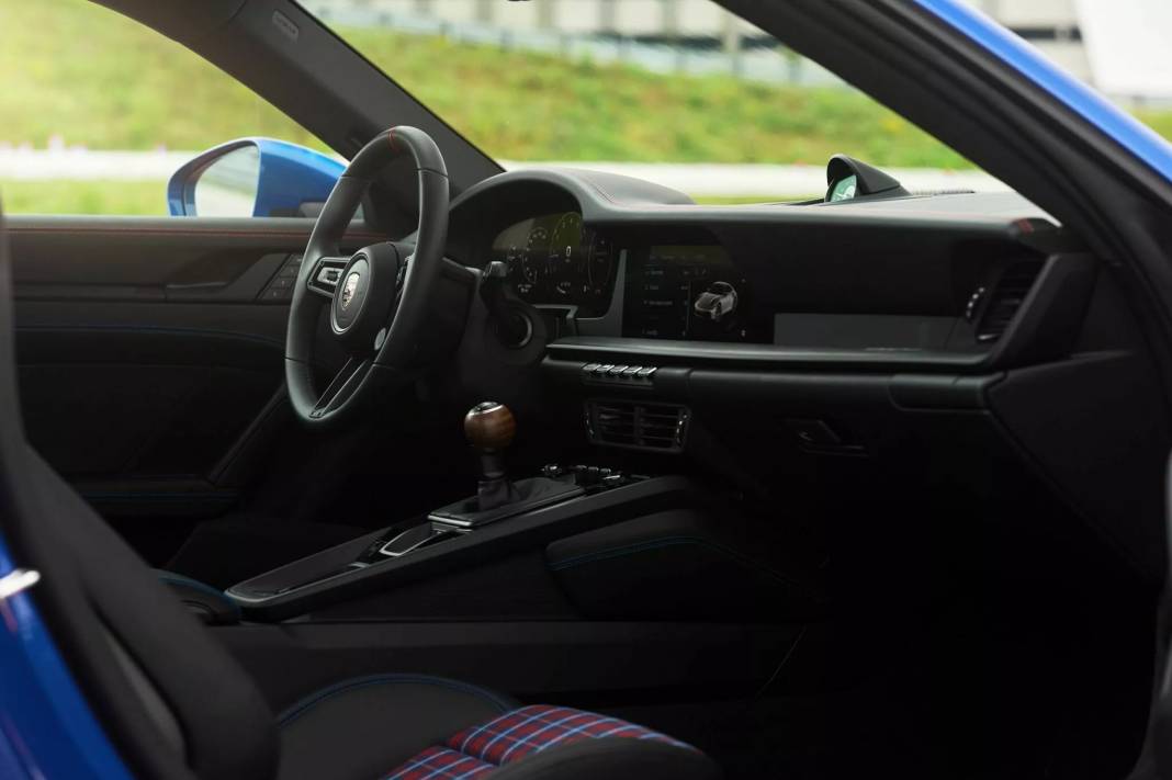 Porsche’den sadece üyelere özel yeni 911 Club Coupe: Manuel şanzıman ile geliyor: Sadece 70 adet üretilecek 17